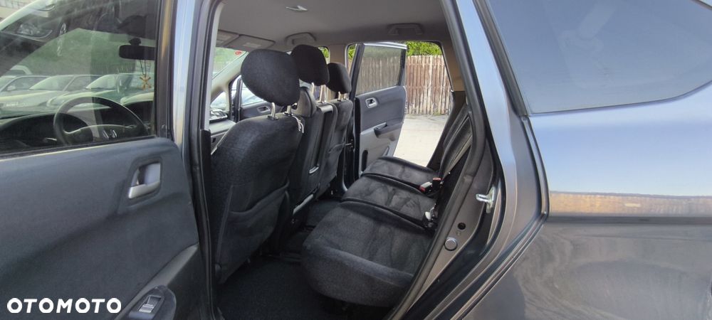 Honda FR-V - 6