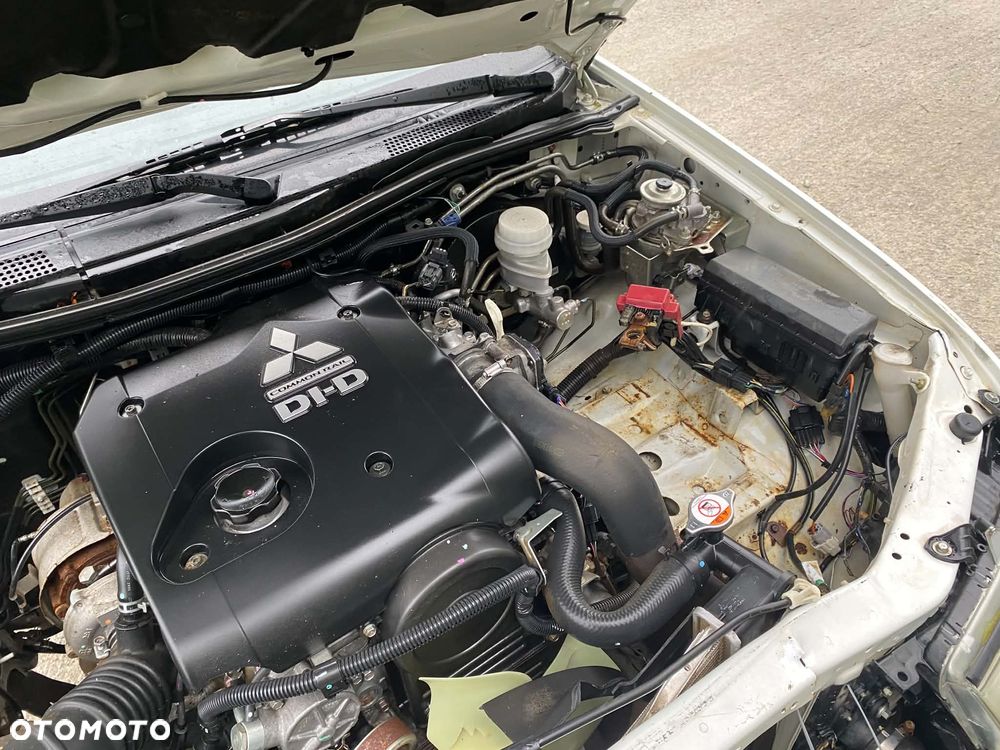 Mitsubishi L200 - 26