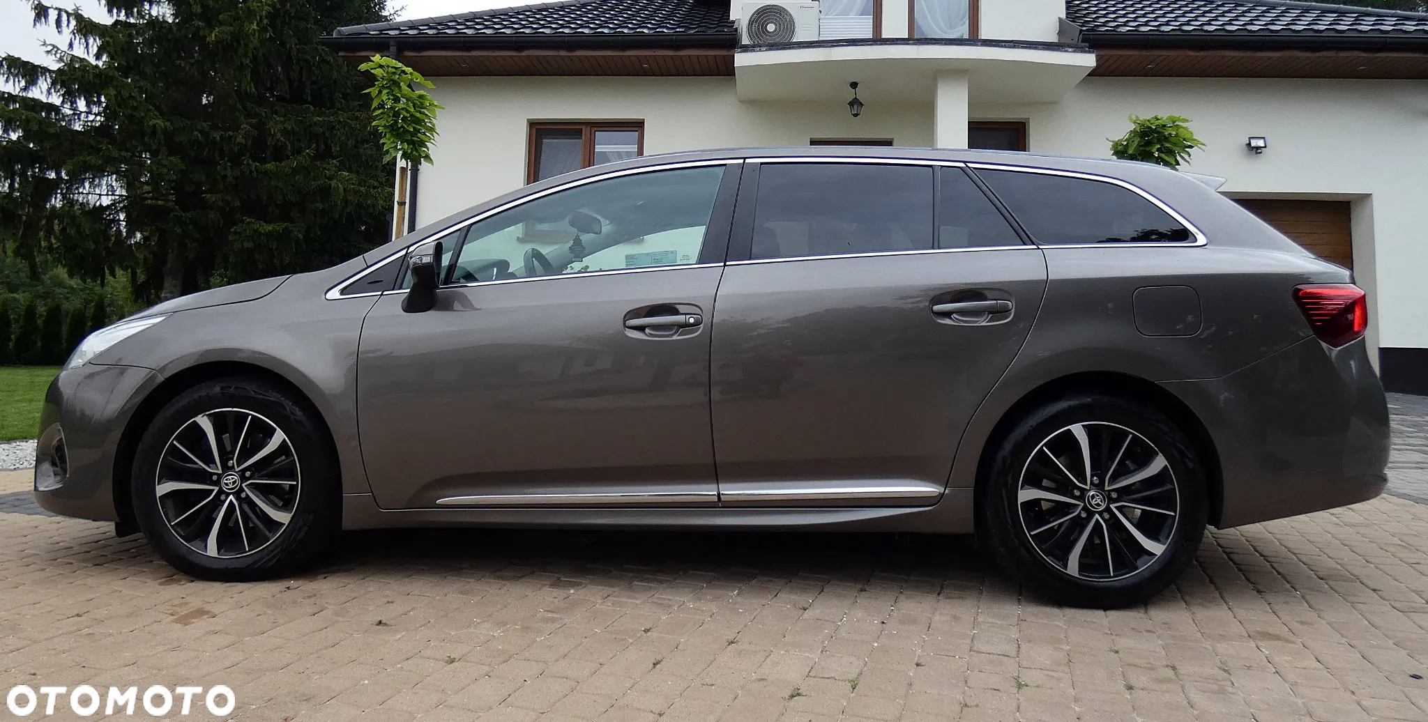 Toyota Avensis 2.0 D-4D Premium - 28