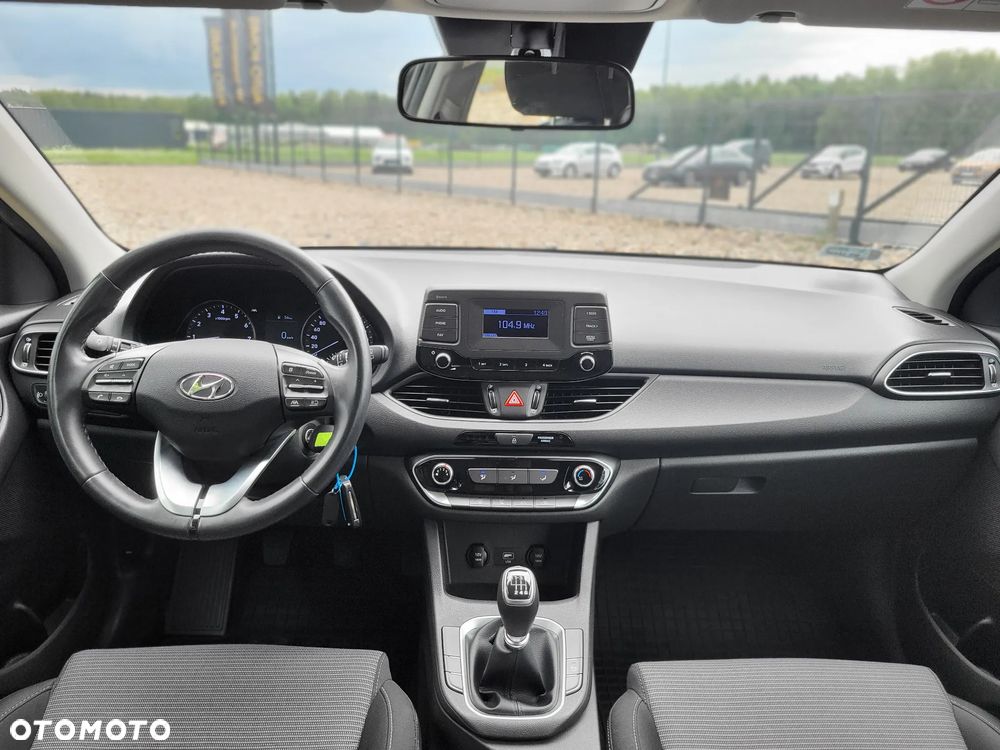 Hyundai i30 1.5 DPI Classic + - 12
