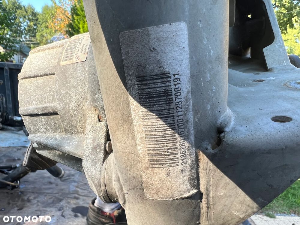 SANKI WÓZEK KOŁYSKA MERCEDES W212 5.5 V8 - 3