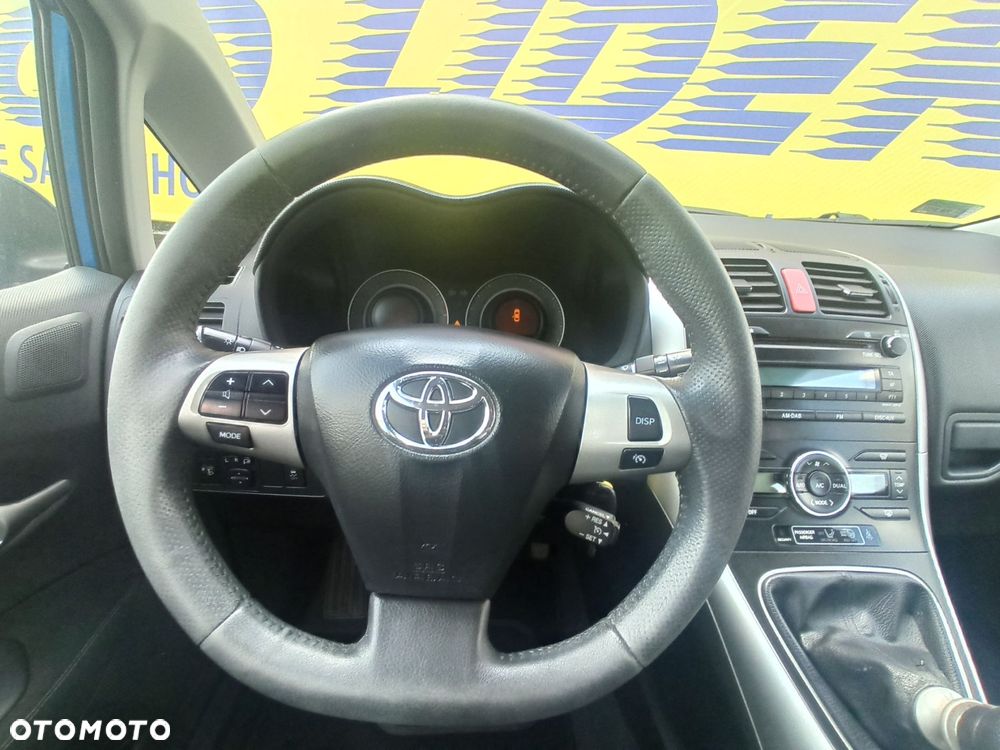 Toyota Auris - 13