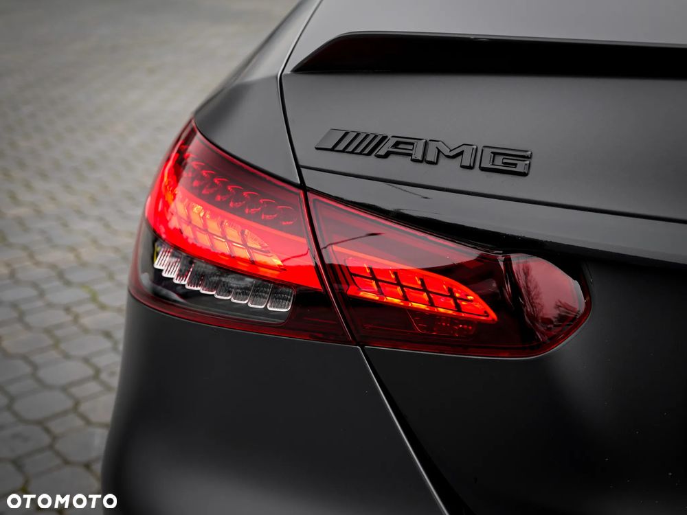 Mercedes-Benz Klasa E AMG 63 S 4Matic+ AMG Speedshift MCT-9G Final Edition - 13