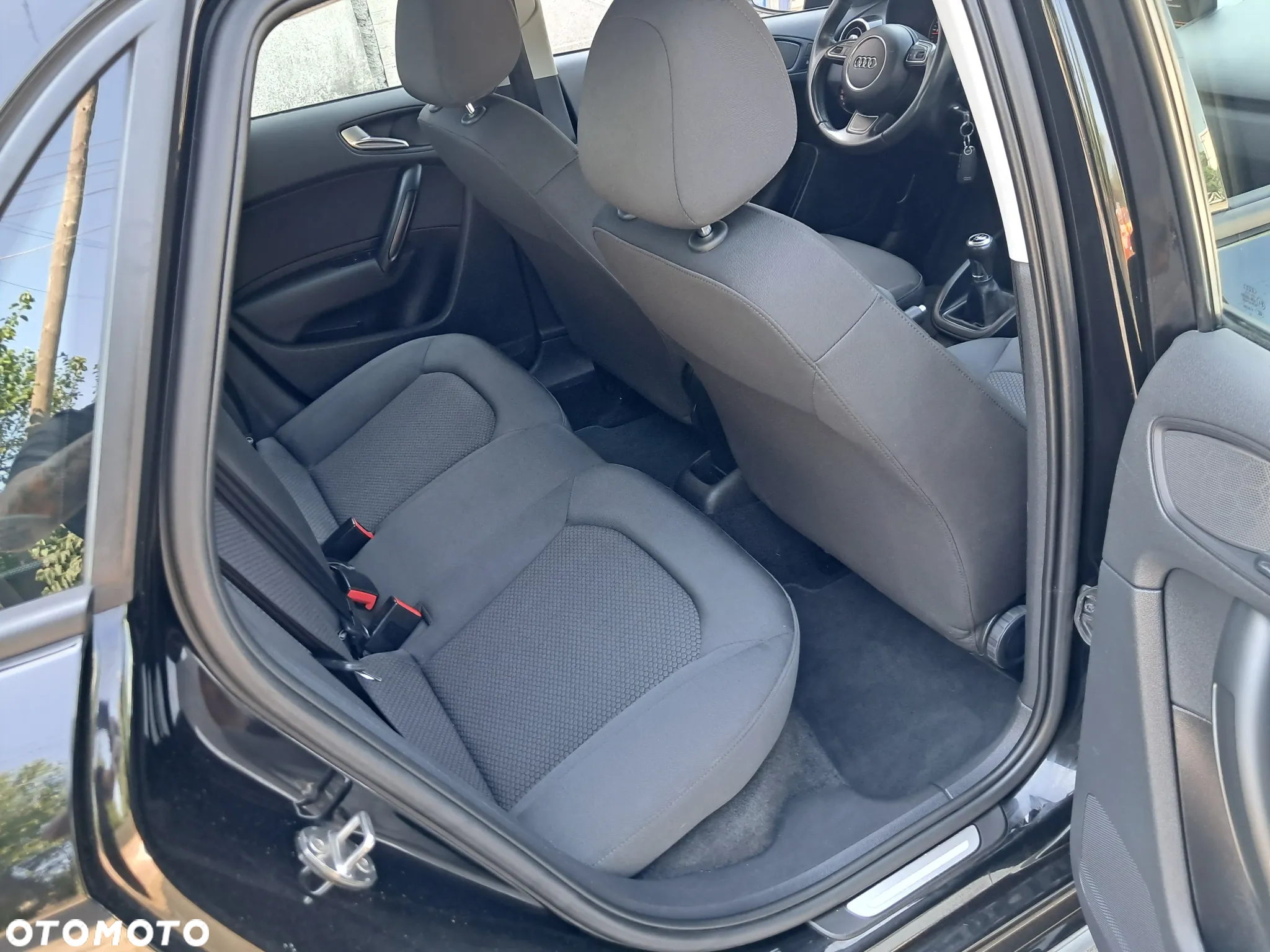 Audi A1 Sportback 1.6 TDI S line Sportpaket - 23