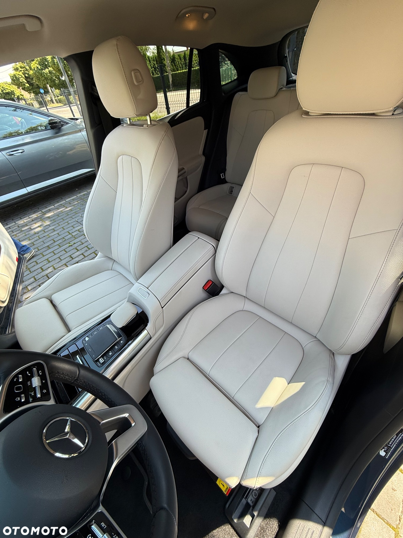 Mercedes-Benz EQA 300 66.5kWh 4-Matic AMG Line - 12
