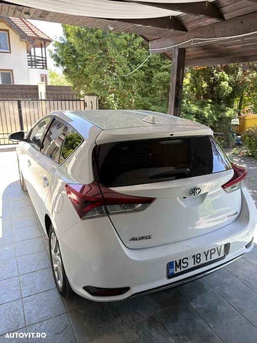 Toyota Auris 1.8 L VVT-i Sol - 1