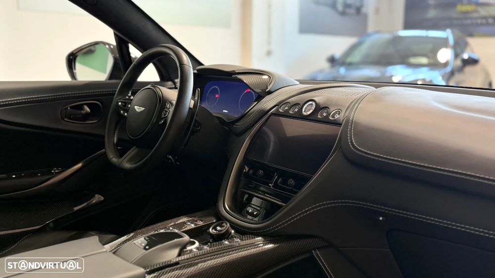 Aston Martin DBX 707 - 21