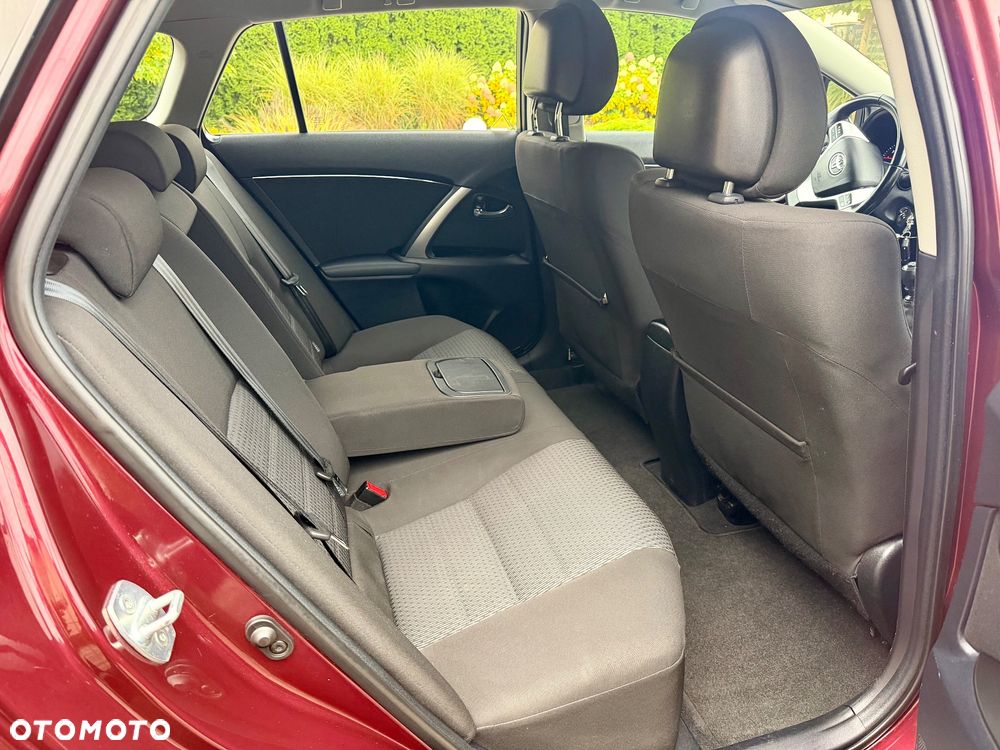 Toyota Avensis 1.8 Sol NAVI - 24