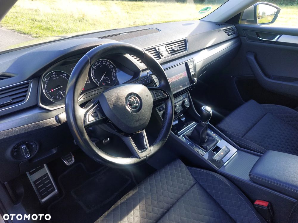 Skoda Superb 1.6 TDI Style - 9