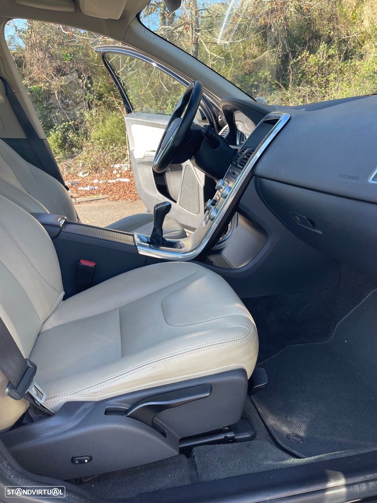 Volvo XC 60 2.0 D4 Momentum - 7