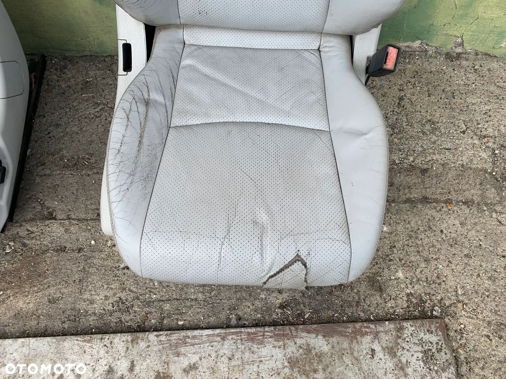 Mercedes C W203 sedan komplet foteli fotele kanapa szara skóra - 4