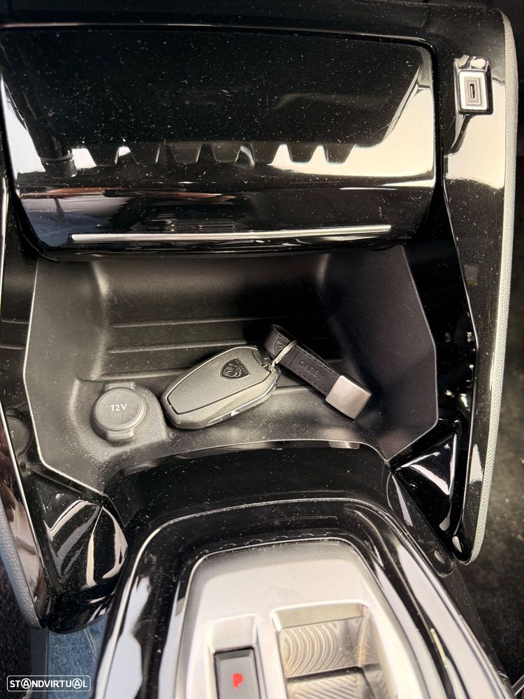 Peugeot 2008 1.2 PureTech GT Line EAT8 - 10