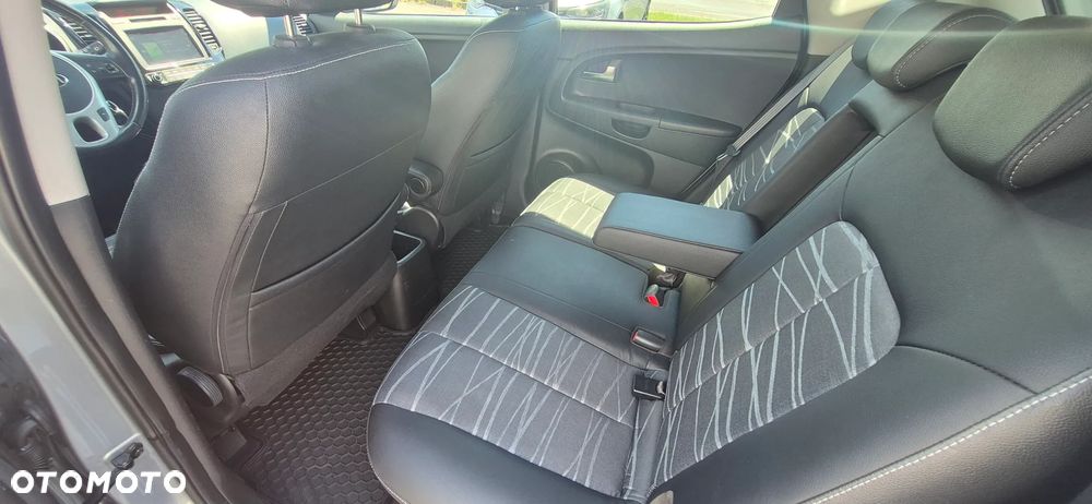 Kia Venga 1.6 Business Line - 10