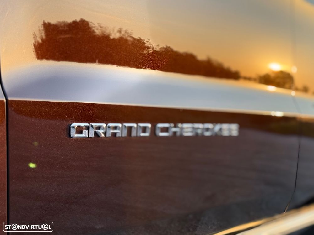 Jeep Grand Cherokee 5.7 V8 HEMI 4WD Auto Summit - 9