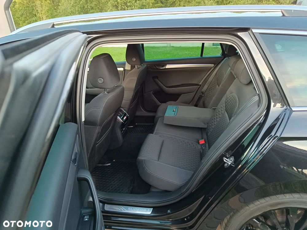 Skoda Superb Combi 2.0 TDI Style - 11