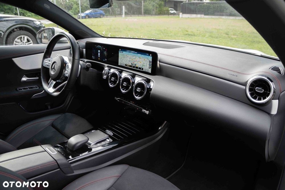 Mercedes-Benz CLA - 14
