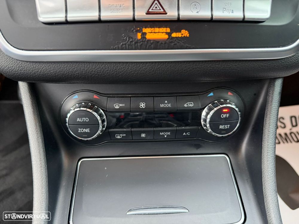 Mercedes-Benz GLA 180 CDI Urban - 26