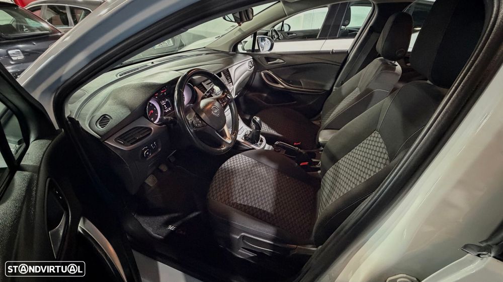 Opel Astra 1.6 CDTI Dynamic S/S - 40