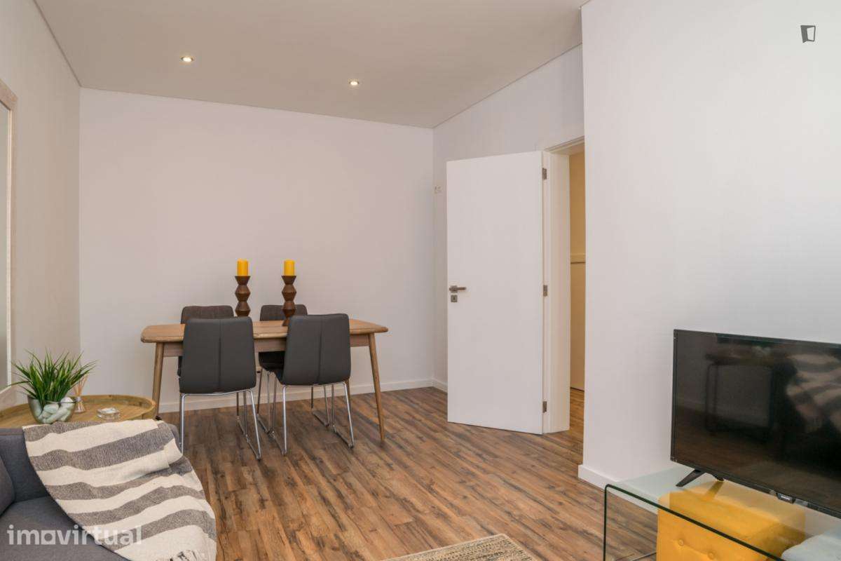 Apartamento com 2 quartos - localizado em Faro - Grande imagem: 3/12
