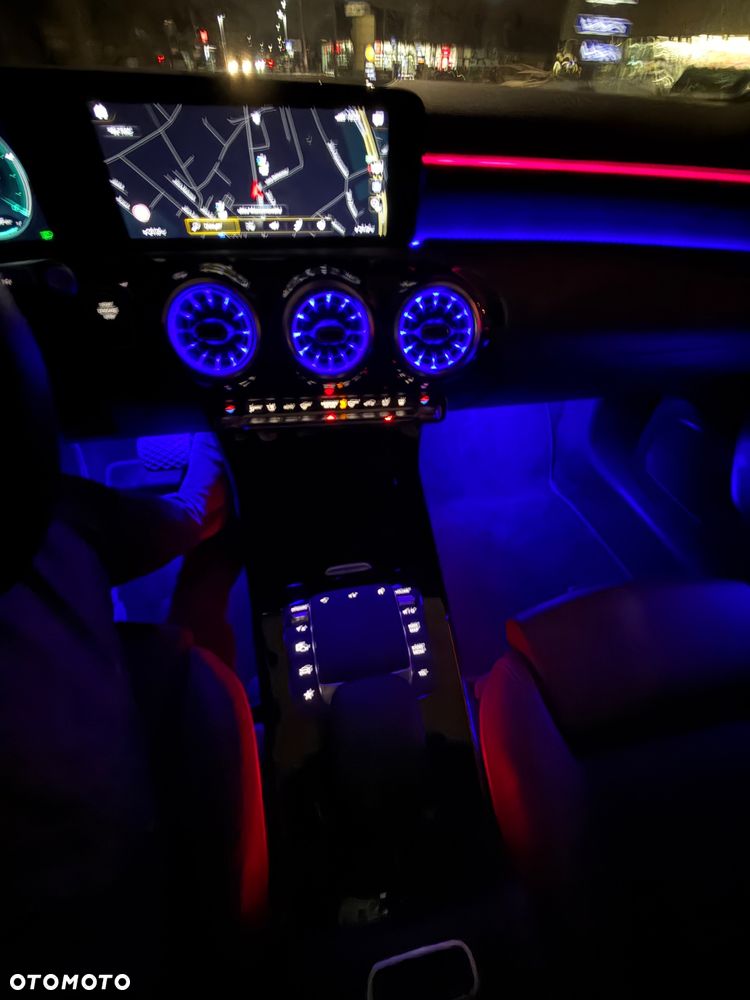 Mercedes-Benz Klasa A 250 E AMG Line 8G-DCT - 33