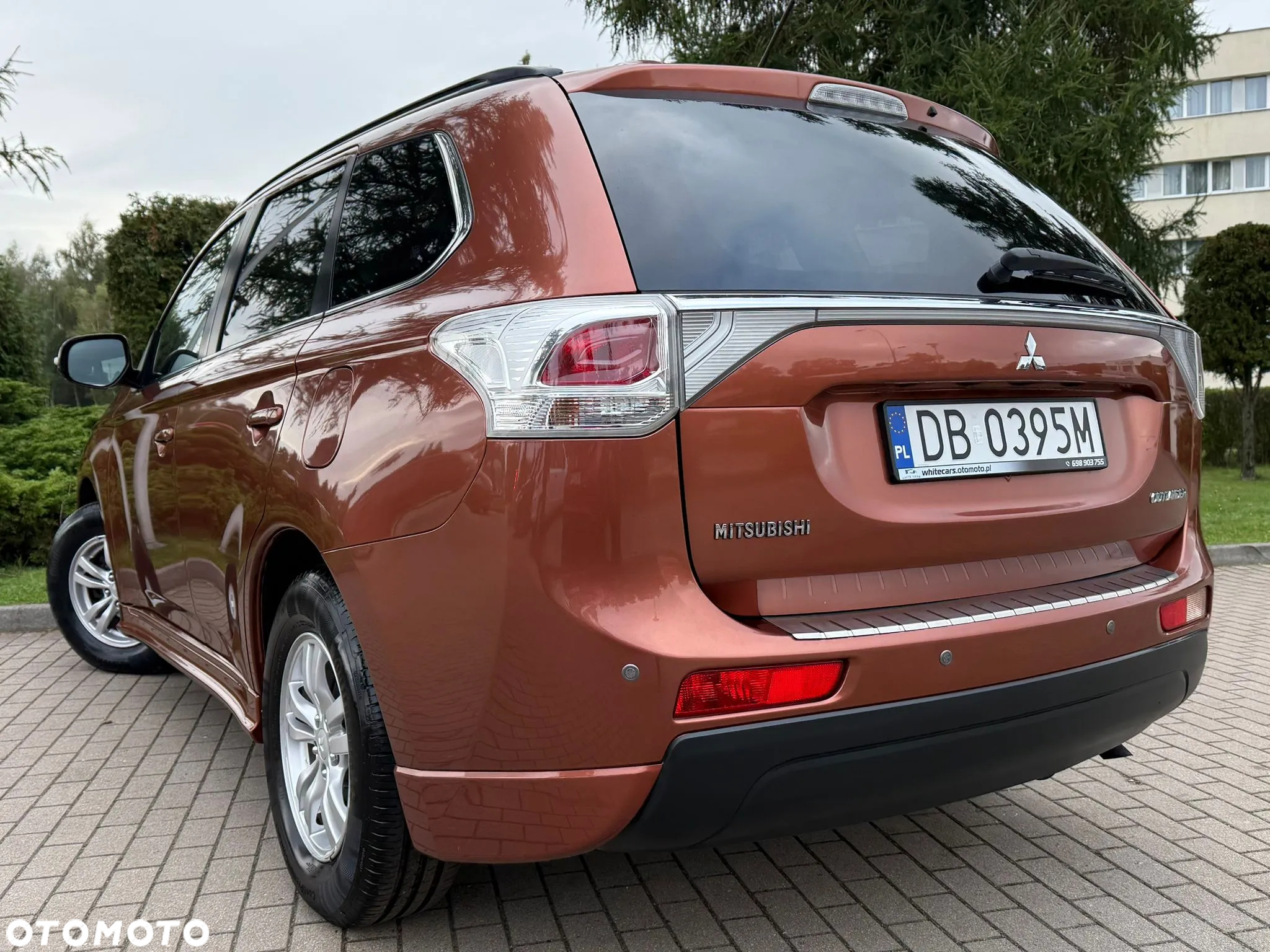 Mitsubishi Outlander 2.0 Invite + 2WD - 18