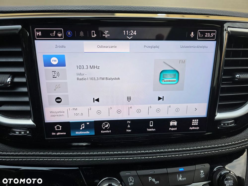 Chrysler Pacifica - 30