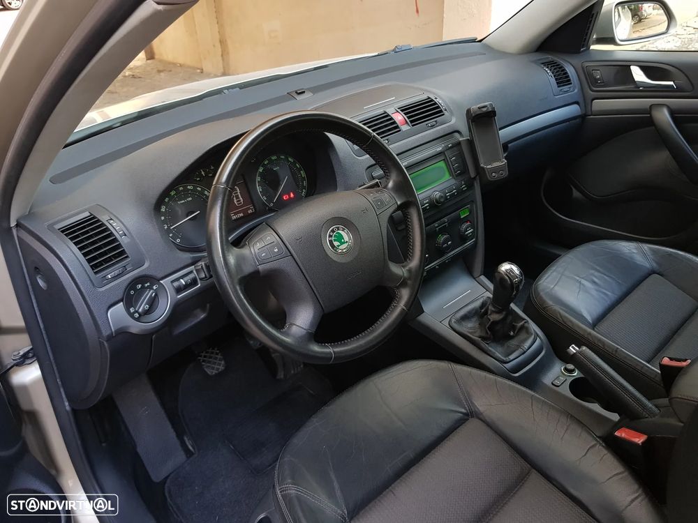 Skoda Octavia 1.6 Elegance - 13