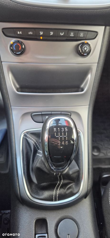 Opel Astra 1.4 Turbo Innovation - 28