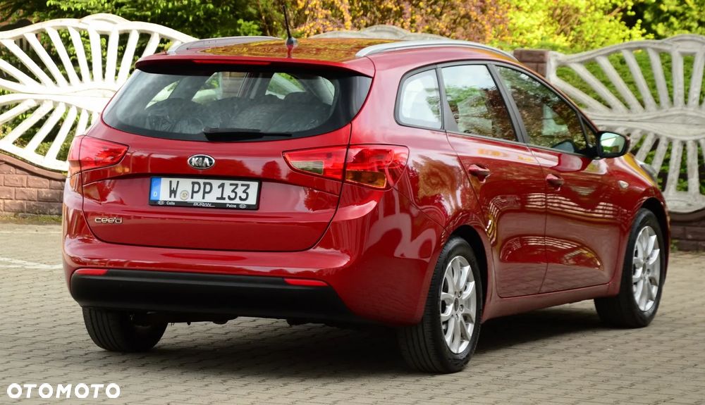 Kia Ceed - 11