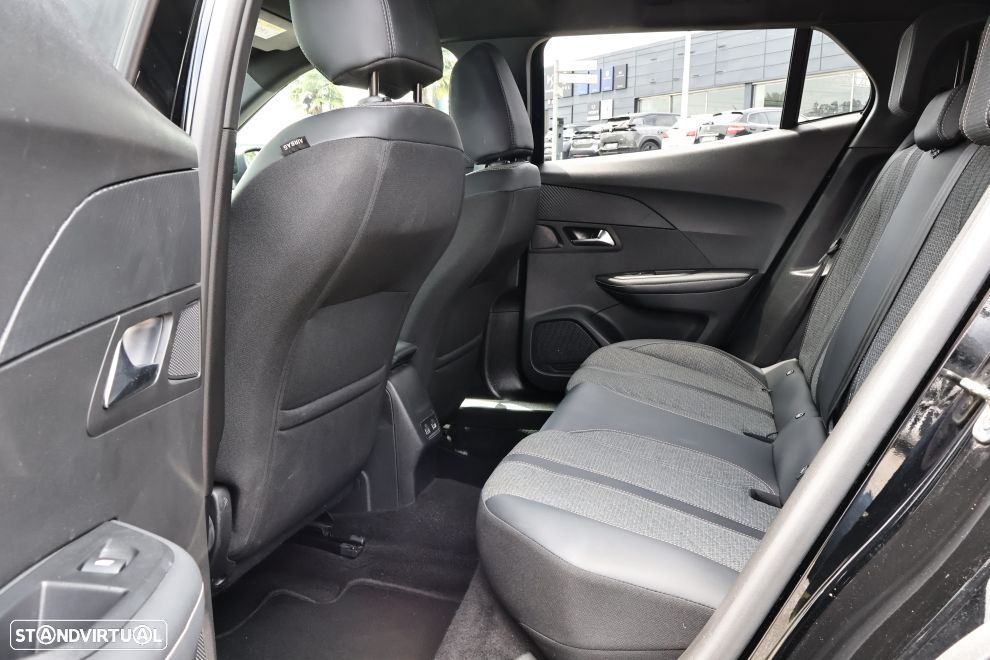 Peugeot 2008 1.2 Hybrid Allure e-DCS6 - 17