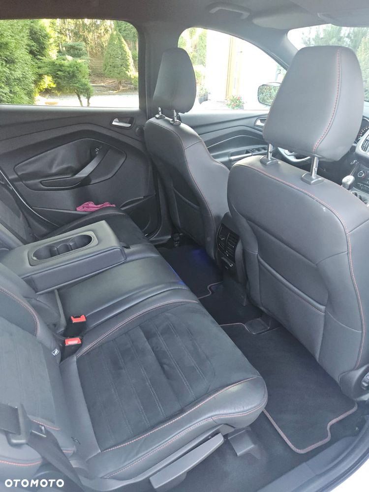 Ford Kuga 1.5 EcoBoost 2x4 ST-Line - 9