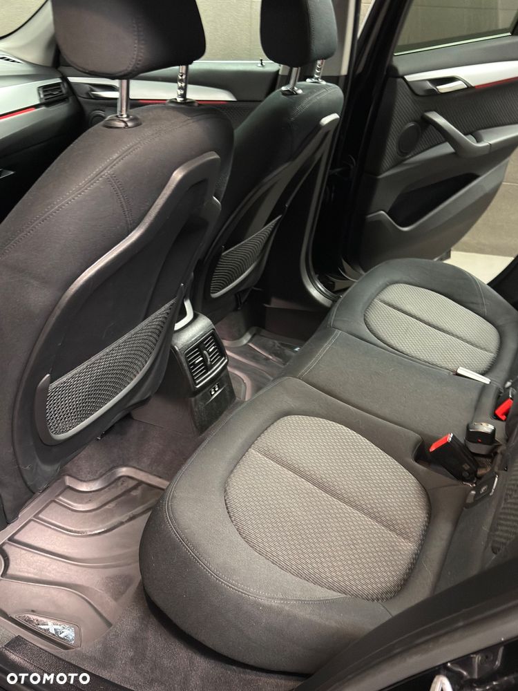 BMW X1 sDrive18i - 16