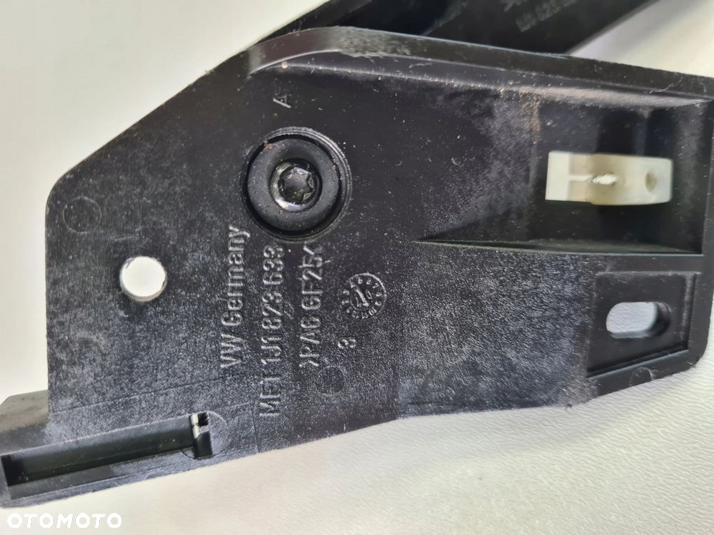 VW T5 uchwyt rączka otwierania maski CZARNA 1J1823633 - 3