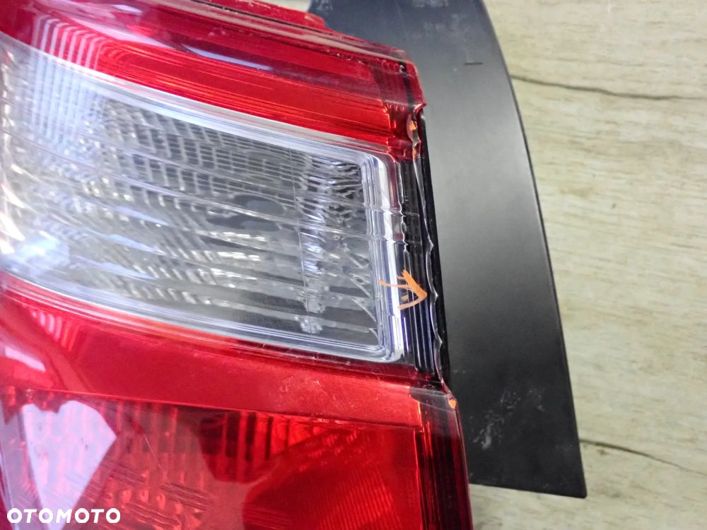 TOYOTA YARIS III LAMPA LEWY TYŁ 0D-204 - 3