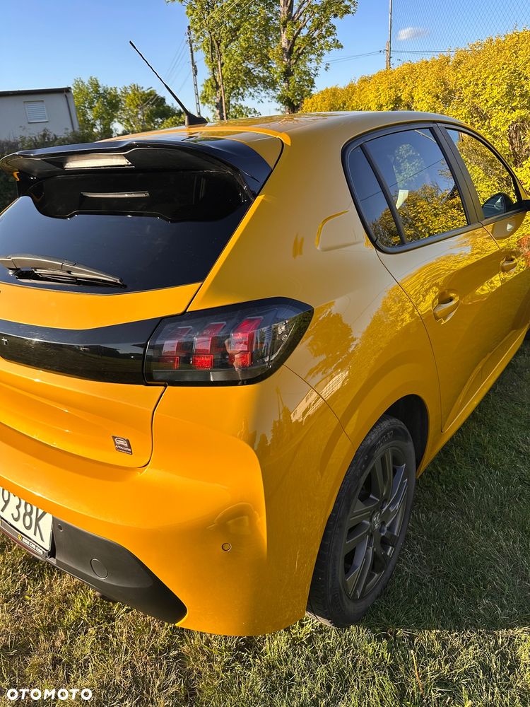 Peugeot 208 1.2 PureTech Active S&S EAT8 - 8