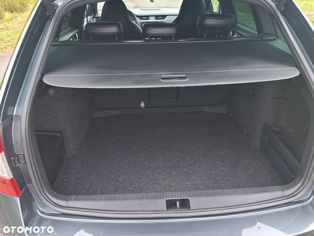 Skoda Octavia 2.0 TDI (Green tec) RS - 35