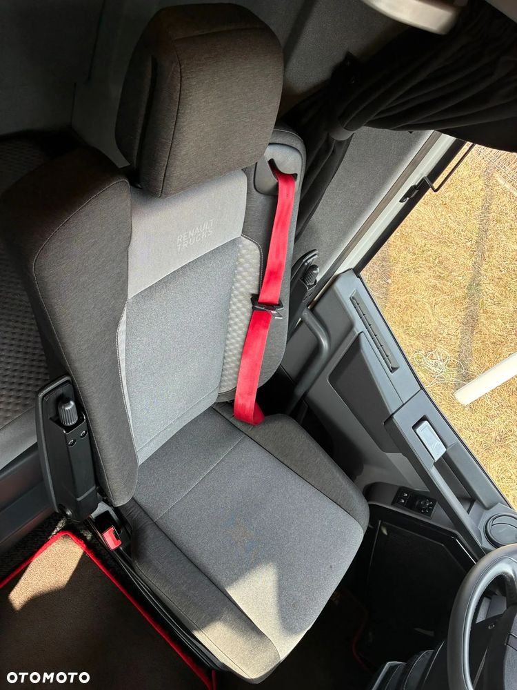 Renault T480 EVO High Sleeper Cab - 17