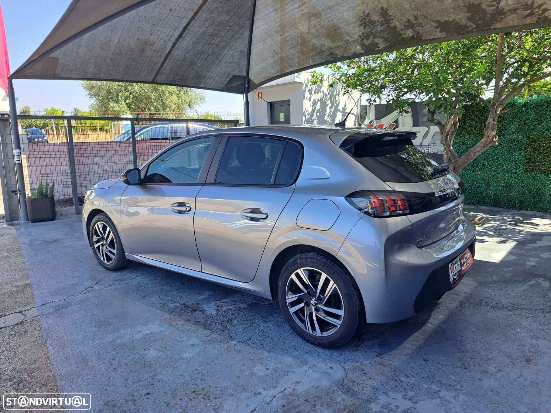 Peugeot 208 - 7