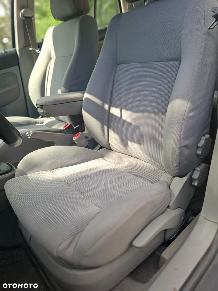 Volkswagen Golf 1.9 TDI Highline - 16