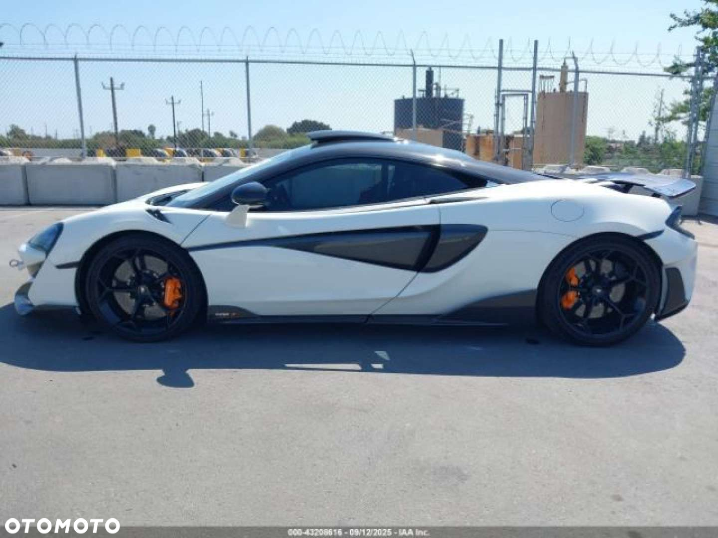 McLaren 600LT Coupe - 3