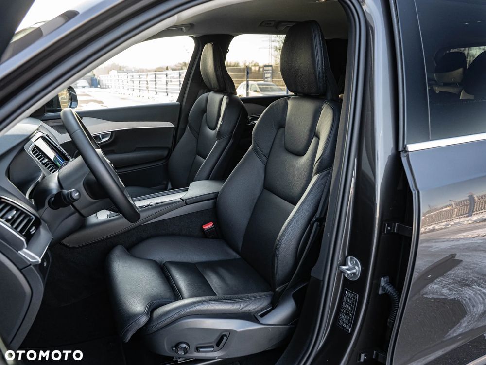Volvo XC 90 - 22