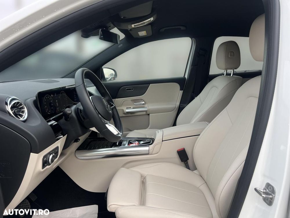 Mercedes-Benz GLA - 16