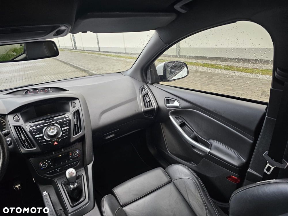 Ford Focus 2.0 EcoBoost ST - 9