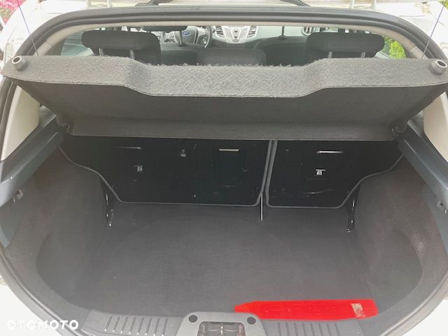 Ford Fiesta 1.4 TDCi Silver X plus - 21