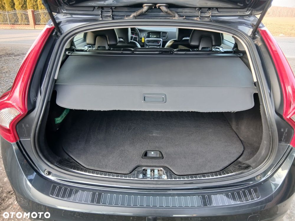 Volvo V60 D3 Summum - 38
