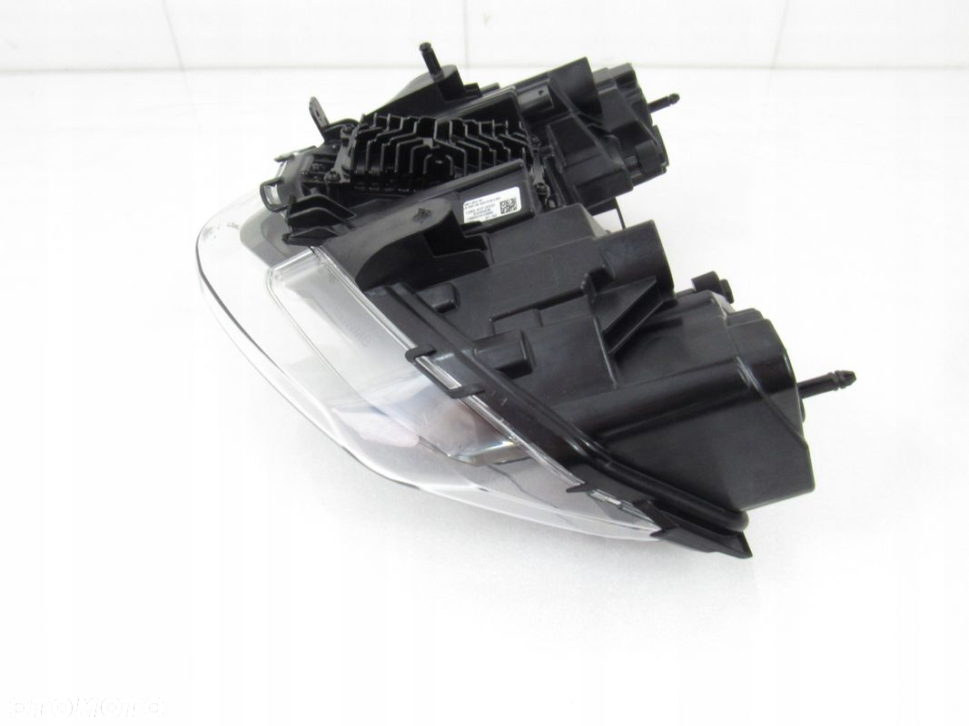 Lampa przód / reflektor BMW CE 04 - 11
