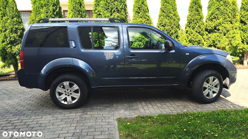 Nissan Pathfinder - 1