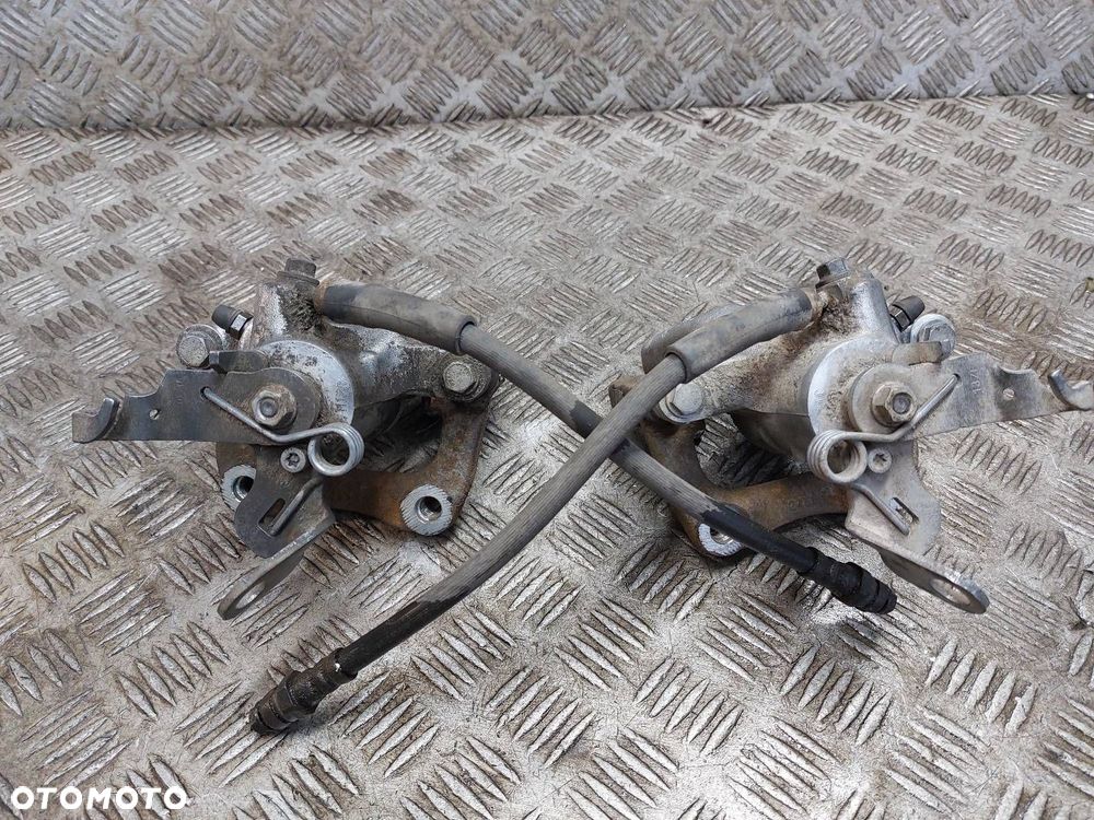 ZACISK HAMULCOWY LEWY TYŁ + PRAWY TYŁ OCTAVIA III - 3