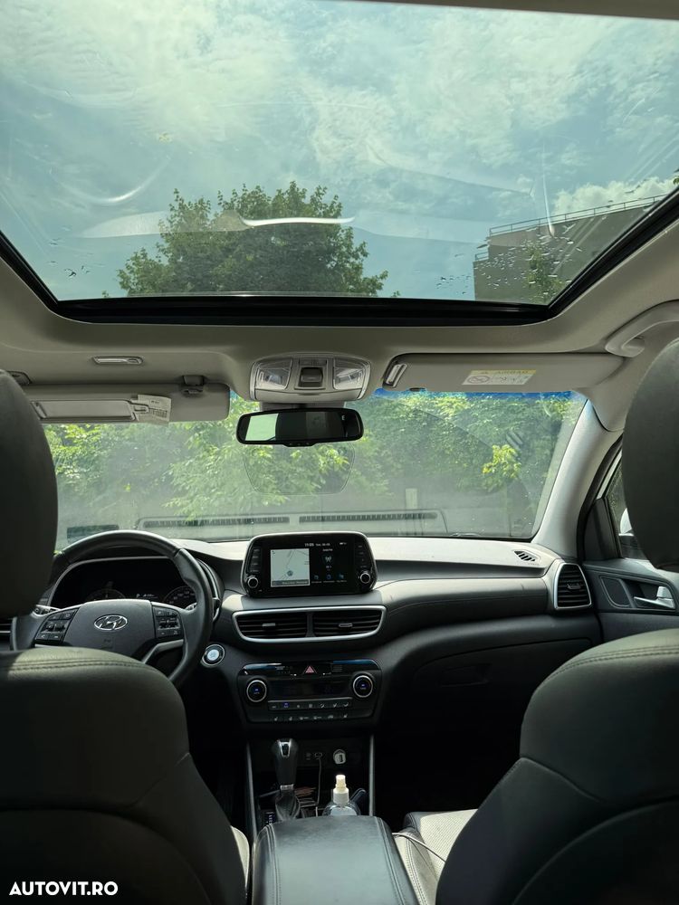 Hyundai Tucson 2.0 CRDI 4WD 8AT Luxury - 27