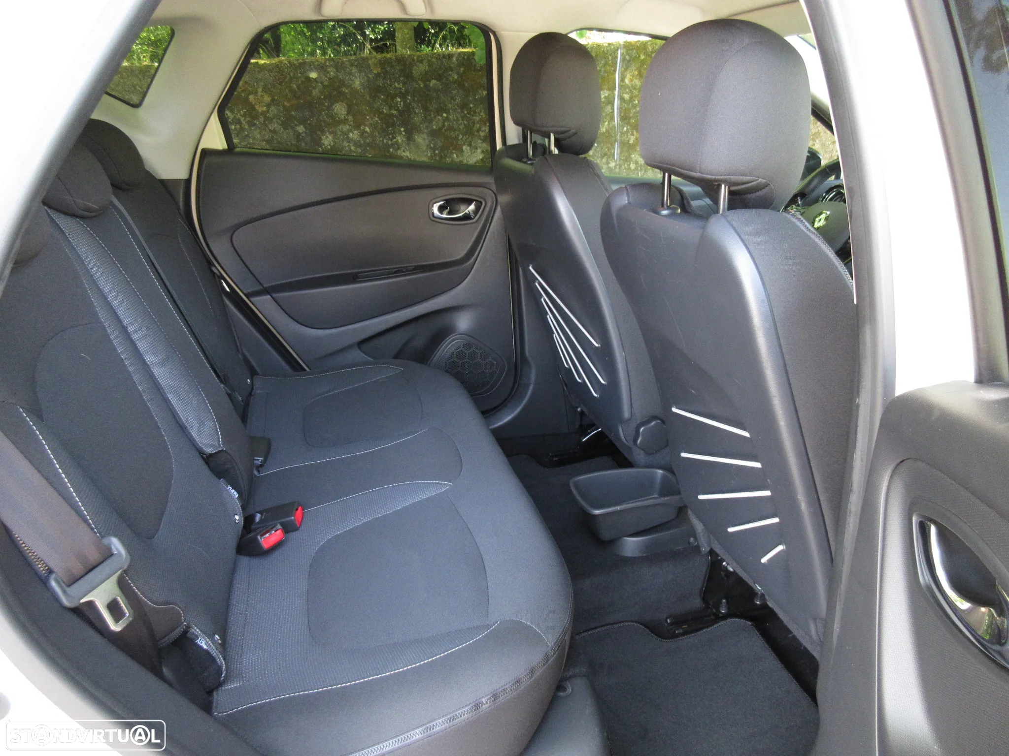 Renault Captur 1.2 TCe Exclusive EDC - 26